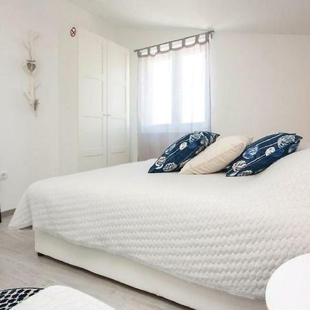 Apartmani Riva Rogoznica  Eksteriør bilde