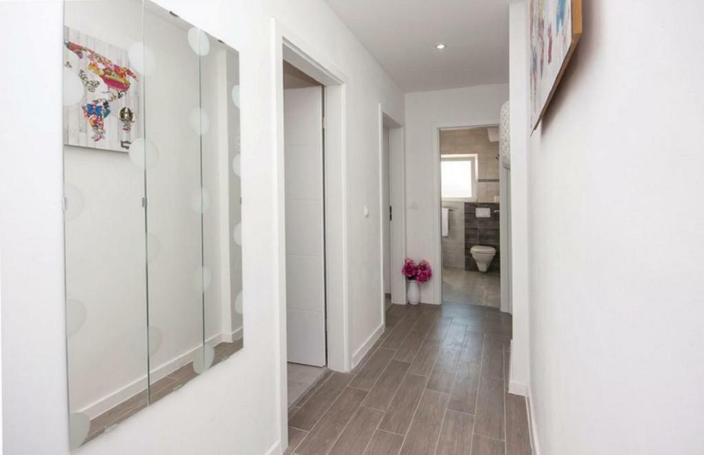 Apartmani Riva Rogoznica  Eksteriør bilde