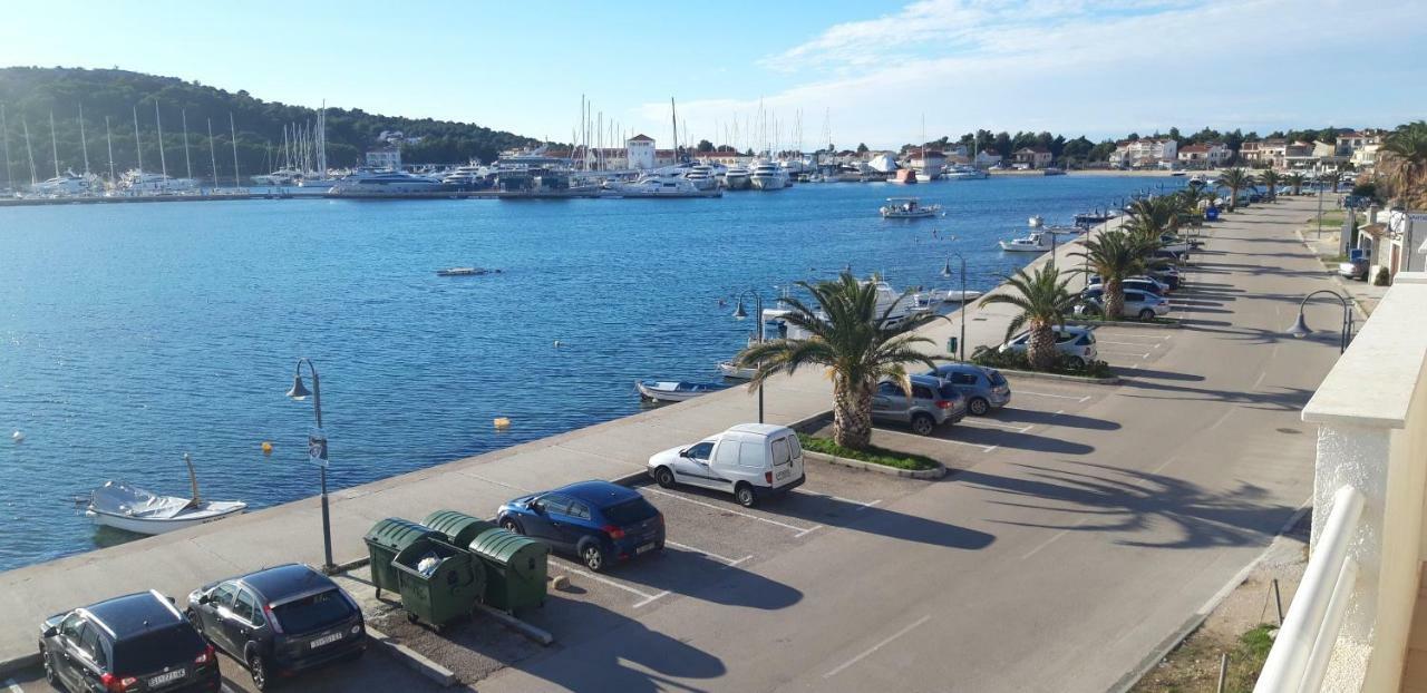 Apartmani Riva Rogoznica  Eksteriør bilde