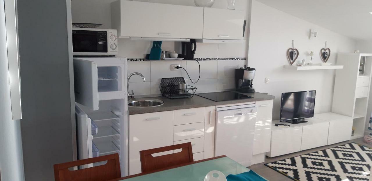 Apartmani Riva Rogoznica  Eksteriør bilde