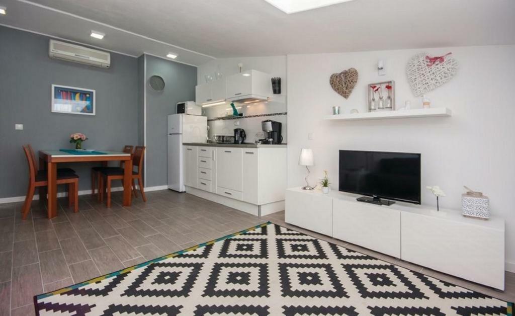 Apartmani Riva Rogoznica  Eksteriør bilde